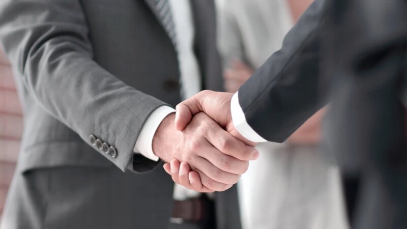 Public API vs partner API: which one do you need?